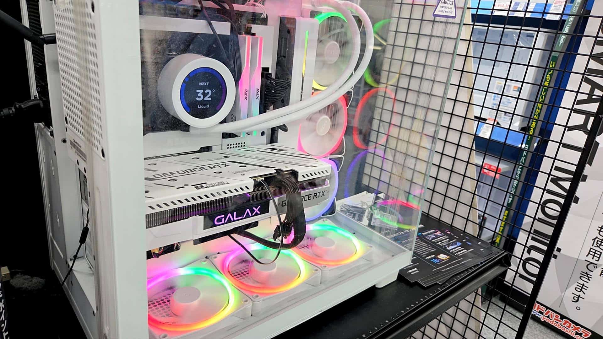 ゲーミングPCの実機画像