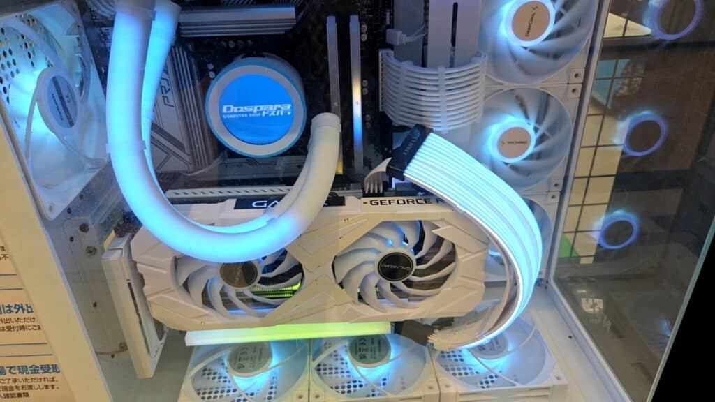 ゲーミングPC内部の実機画像