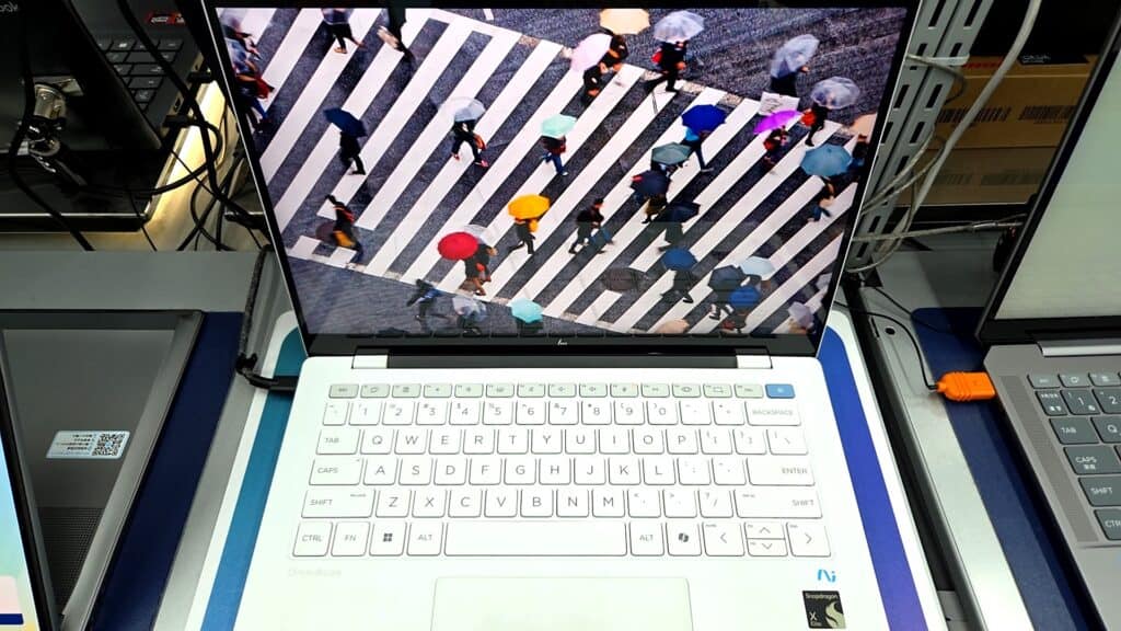 HPのノートPCブランドOmniBookの実機画像