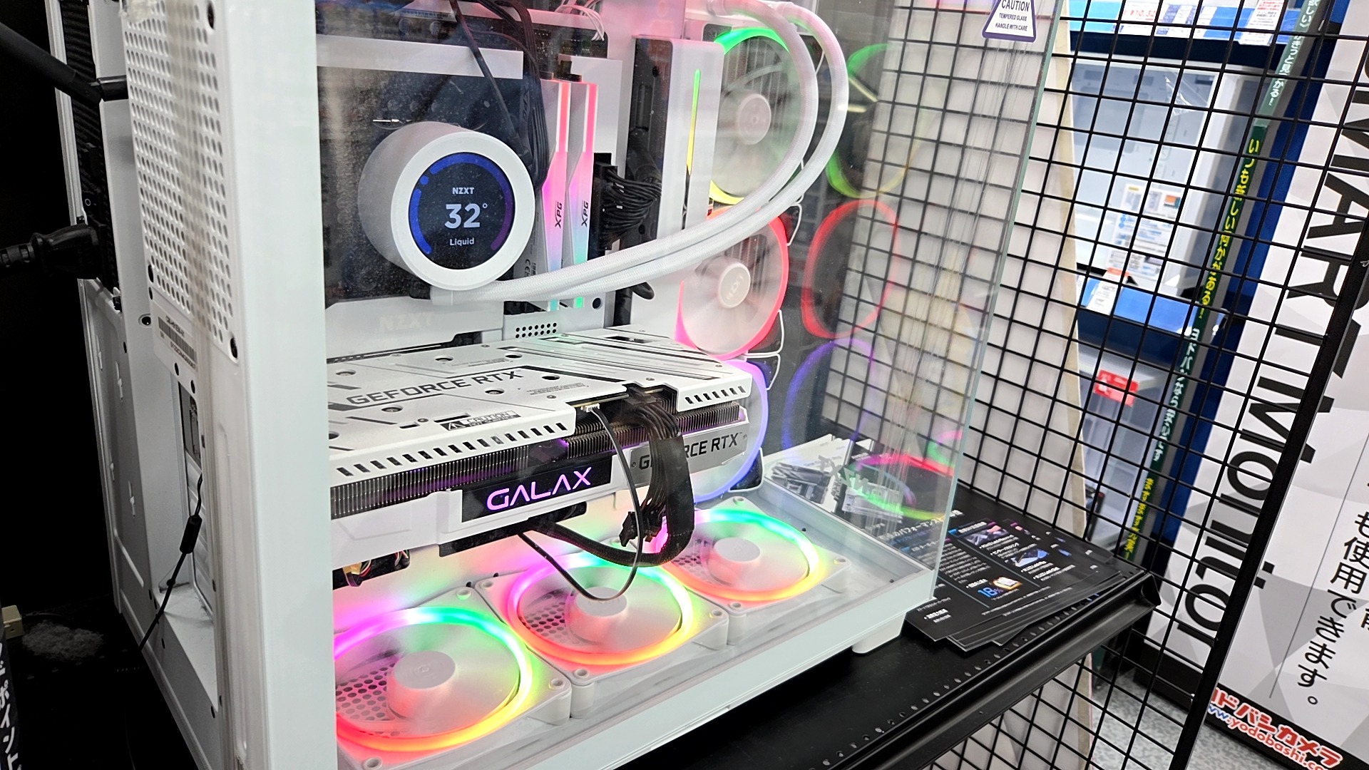 ゲーミングPCの実機画像