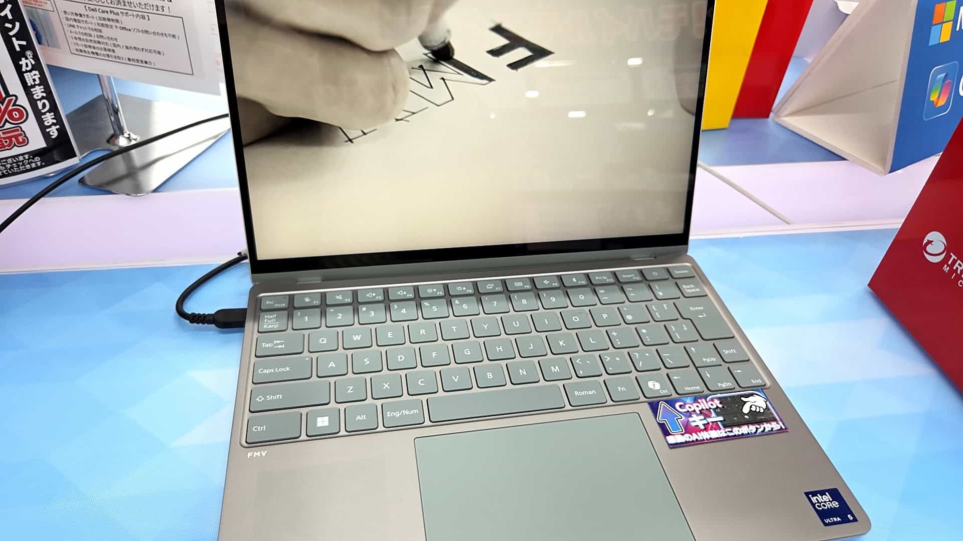 日本製ノートパソコンの実機画像